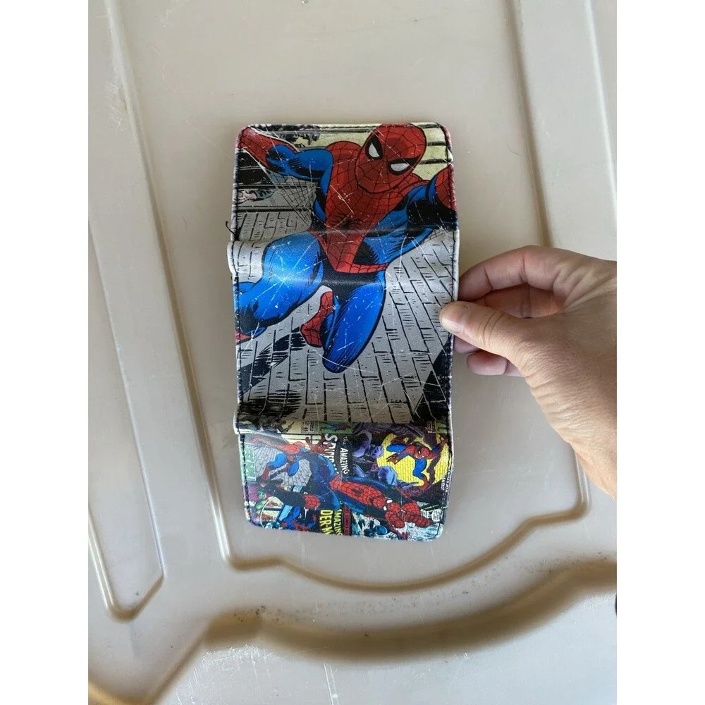 Marvel Comics The Amazing Spider-Man Trifold Wallet Vintage Style Comic Cover